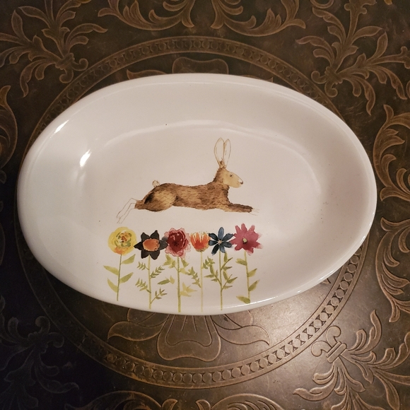 Rae Dunn Stoneware BUNNY RABBIT Flowers Spring Eas - Picture 5 of 6